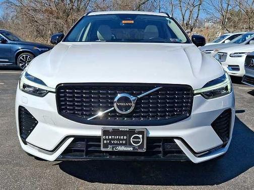 2024 Volvo XC60 Ultimate Dark Theme