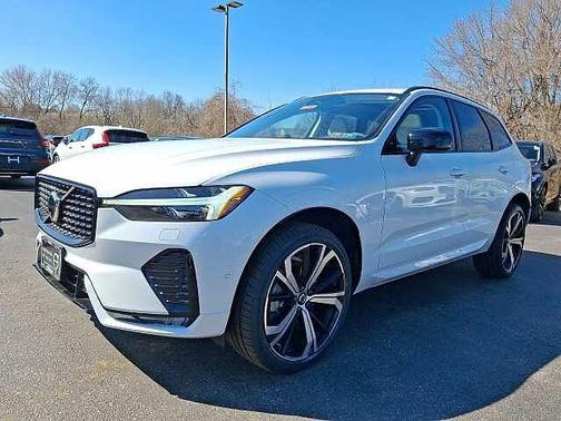 2024 Volvo XC60 Ultimate Dark Theme