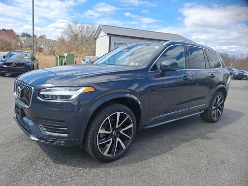 2022 Volvo XC90 T6 AWD Momentum 6-Passenger