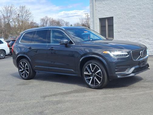 2022 Volvo XC90 T6 AWD Momentum 6-Passenger