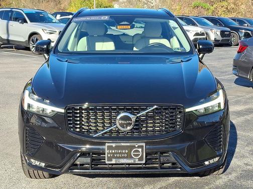 2023 Volvo XC60 B5 AWD Plus Dark Theme