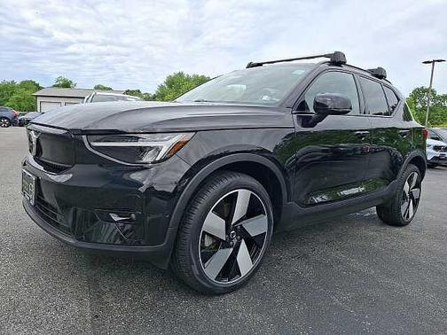 Onyx Black 2023 Volvo XC40 Ultimate