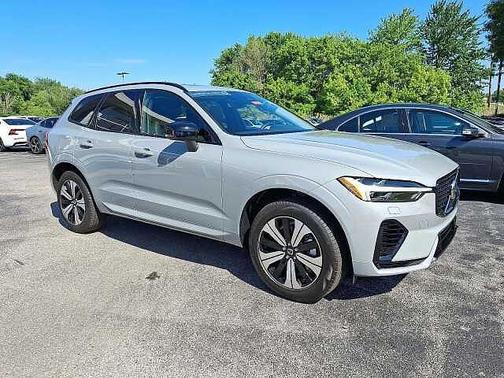 2025 Volvo XC60 Core