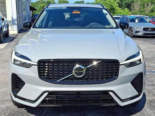 2025 Volvo XC60 Core
