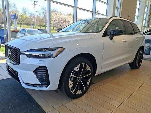 Crystal White 2026 Volvo XC60 Plus