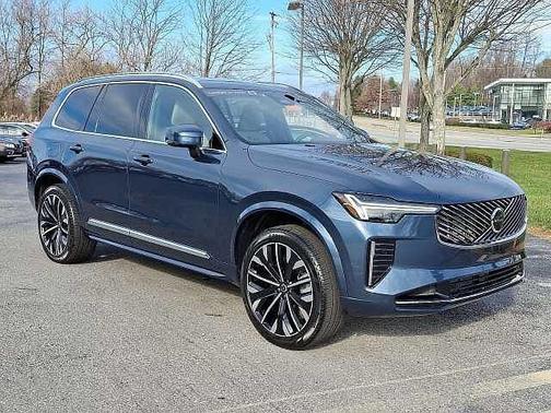 2025 Volvo XC90 Core