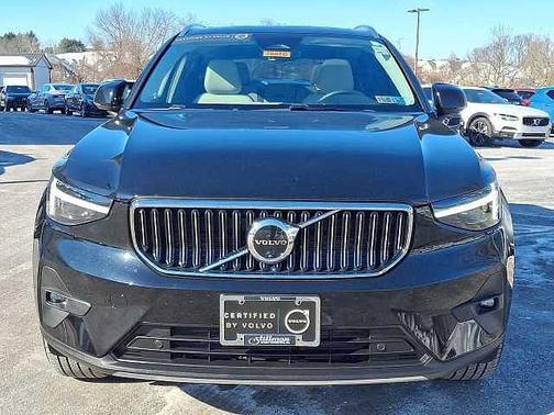 2025 Volvo XC40 Plus