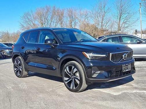 2025 Volvo XC40 Plus