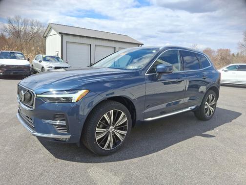 2023 Volvo XC60 B5 AWD Plus Bright Theme