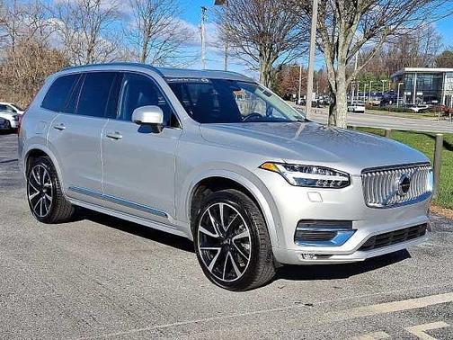 2023 Volvo XC90 Plus