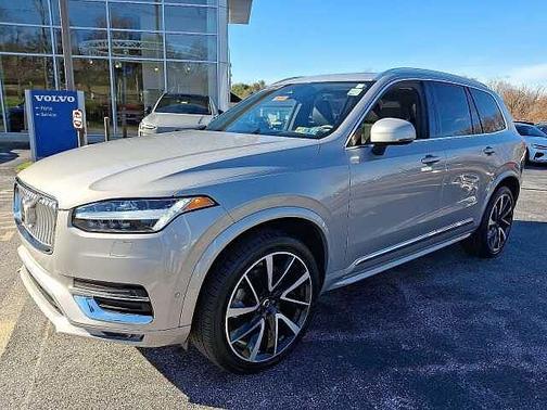 2023 Volvo XC90 Plus