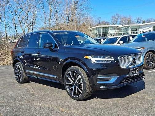 2023 Volvo XC90 Plus