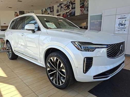 Crystal White 2026 Volvo XC90 Plus