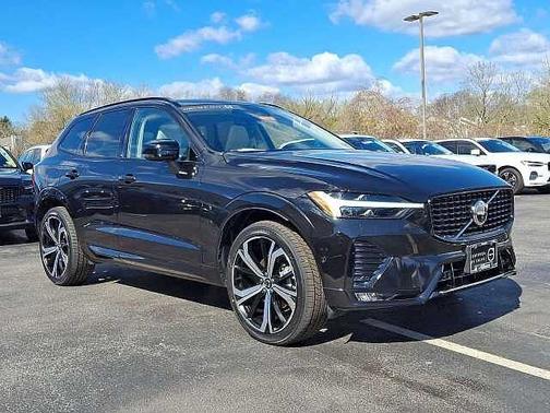 2024 Volvo XC60 Ultimate Dark Theme