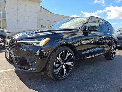 2024 Volvo XC60 Ultimate Dark Theme