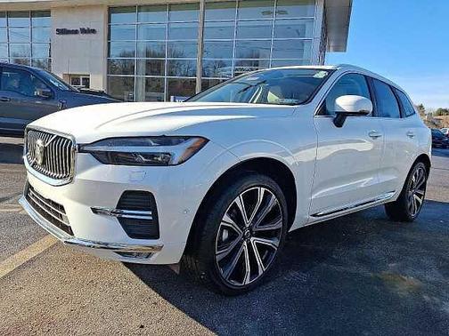 2023 Volvo XC60 Ultimate Bright Theme