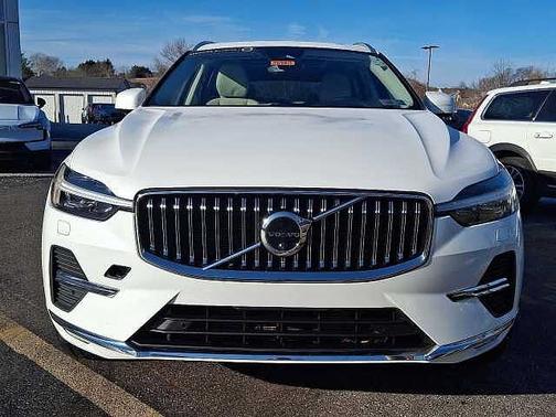 2023 Volvo XC60 Ultimate Bright Theme
