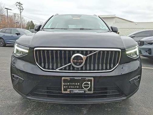 Onyx Black 2023 Volvo XC40 Ultimate Bright Theme