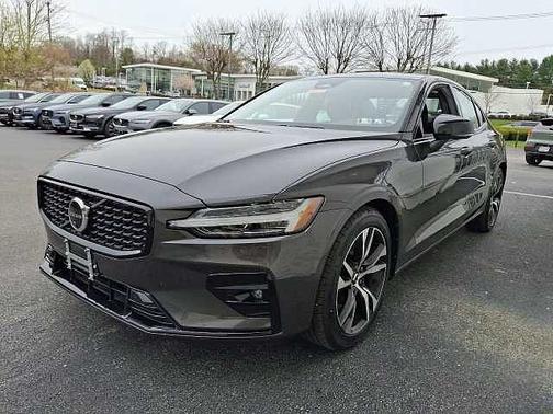2025 Volvo S60 Plus