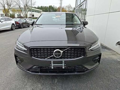 2025 Volvo S60 Plus