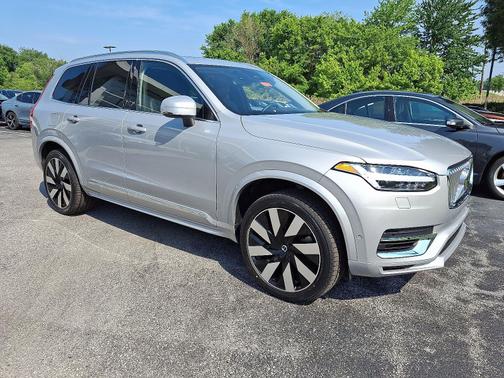 2023 Volvo XC90 Recharge Plug-In Hybrid T8 Eawd Plus Bright Theme 7-Passengers