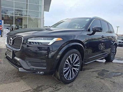 2022 Volvo XC90 Momentum