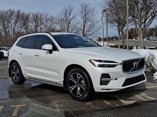 2022 Volvo XC60 Momentum