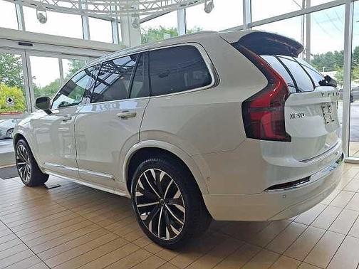 Crystal White 2026 Volvo XC90 Plus