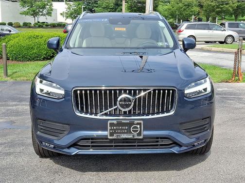 2022 Volvo XC90 T6 AWD Momentum 7-Passengers