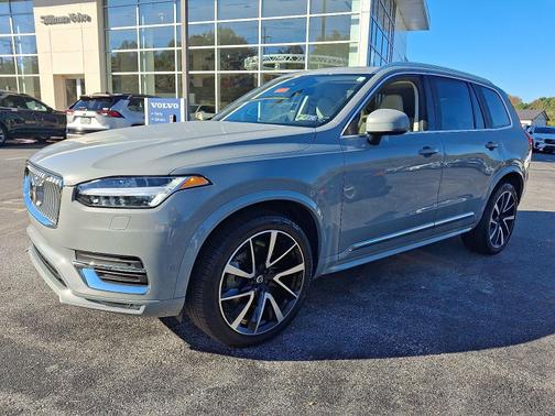 2024 Volvo XC90 B6 AWD Plus Bright Theme 7-Passenger