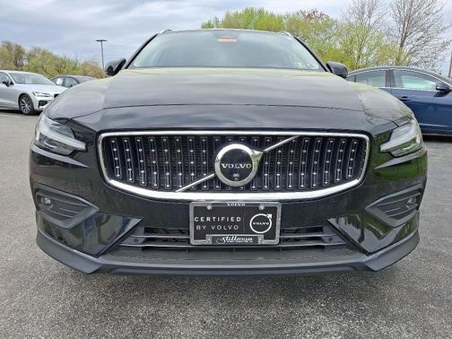 2024 Volvo V60 Cross Country B5 AWD Ultimate