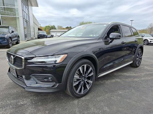 2024 Volvo V60 Cross Country B5 AWD Ultimate