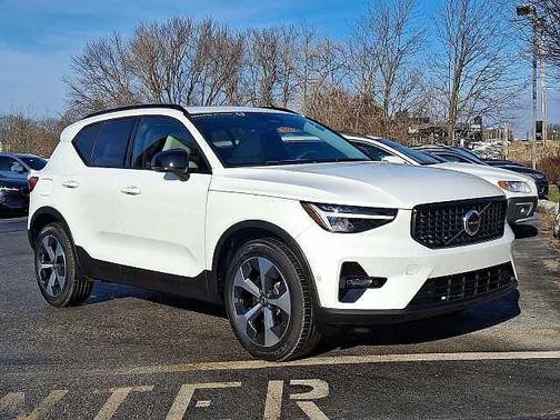 2023 Volvo XC40 Plus