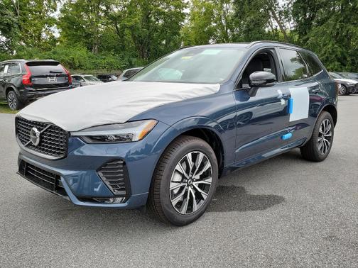 2025 Volvo XC60 B5 Core