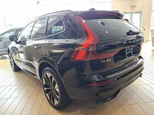 2026 Volvo XC60 Plus
