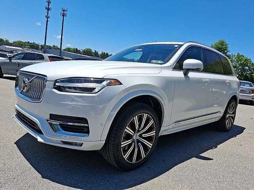Crystal White 2023 Volvo XC90 Plus