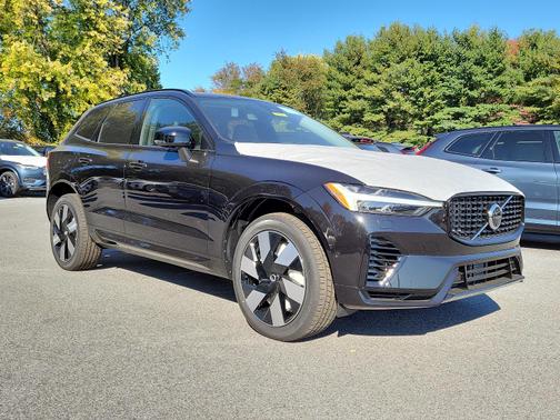 2025 Volvo XC60 Plug-In Hybrid T8 Plus