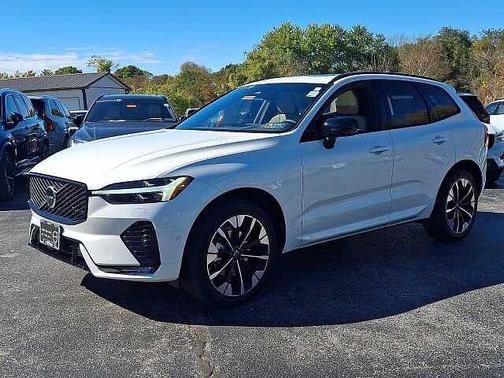 Crystal White 2026 Volvo XC60 Plus