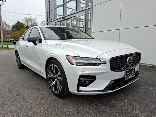 2025 Volvo S60 Core