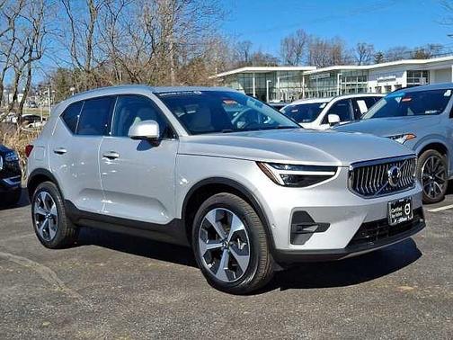 2023 Volvo XC40 Ultimate Bright Theme
