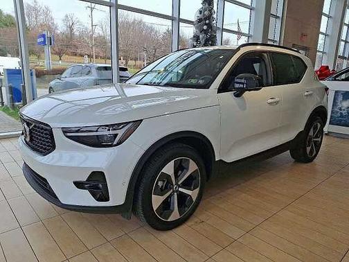 2026 Volvo XC40 Plus