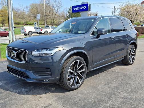 2022 Volvo XC90 T6 AWD Momentum 6-Passenger