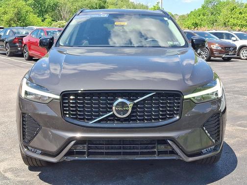 2024 Volvo XC60 B5 AWD Plus Dark Theme