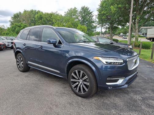 2024 Volvo XC90 B5 AWD Plus Bright Theme 7-Passengers