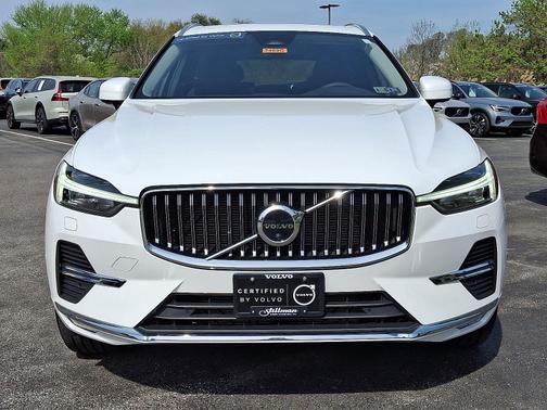 2023 Volvo XC60 B5 AWD Plus Bright Theme
