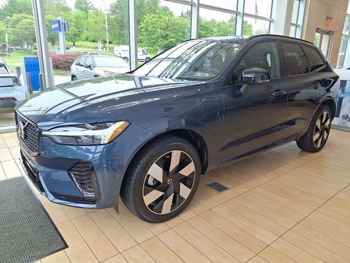 2025 Volvo XC60 Plug-In Hybrid T8 Plus