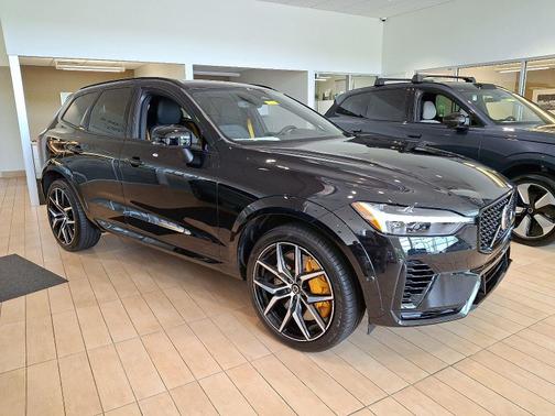 2025 Volvo XC60 Plug-In Hybrid T8 Polestar Engineered