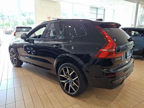 2025 Volvo XC60 Plug-In Hybrid T8 Polestar Engineered