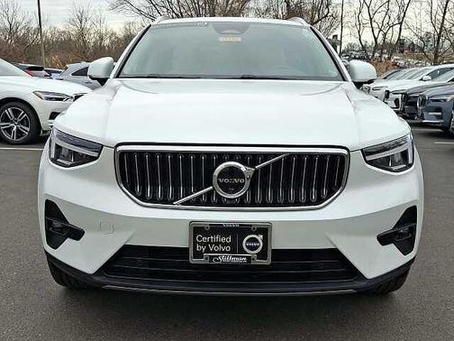 2023 Volvo XC40 Ultimate Bright Theme