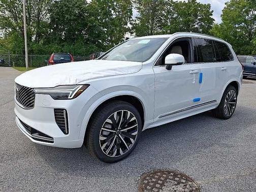 Crystal White 2026 Volvo XC90 Plus